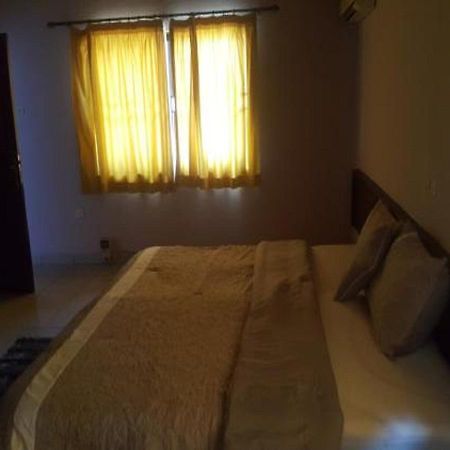 First Choice Hotel Accra Ngoại thất bức ảnh